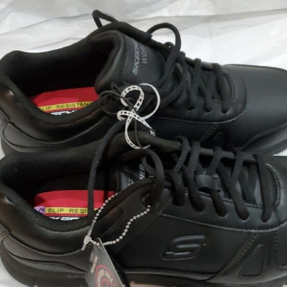 Skechers Men's black slip resistant work sneakers size 10.5‎ brand new - Picture 2 of 16